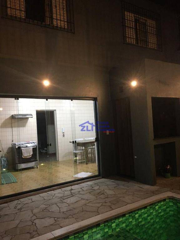 Sobrado à venda com 3 quartos, 140m² - Foto 4