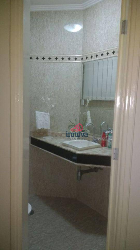 Apartamento à venda com 3 quartos, 204m² - Foto 3