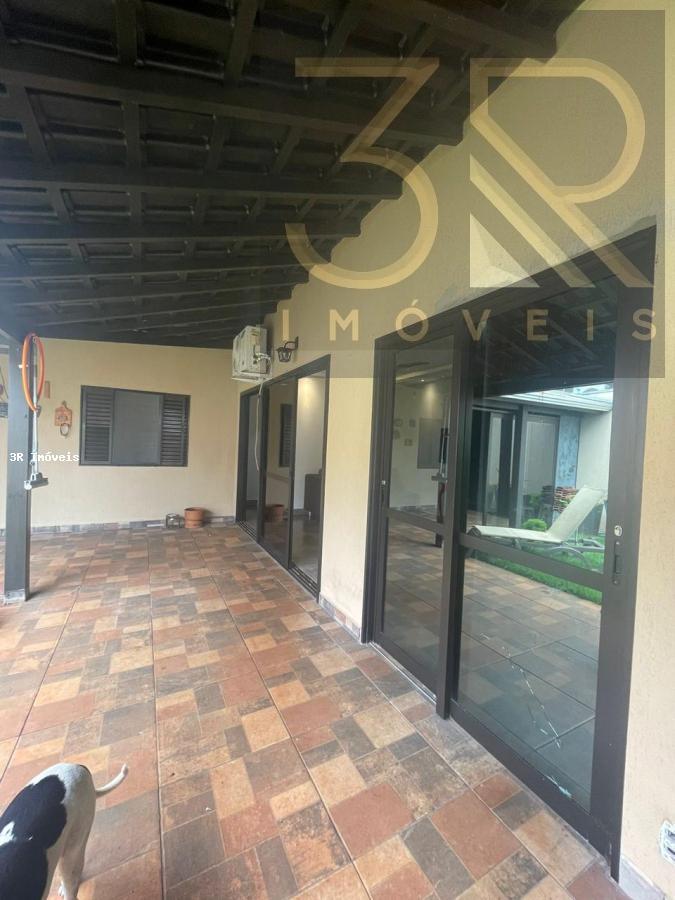 Casa à venda com 2 quartos, 150m² - Foto 8