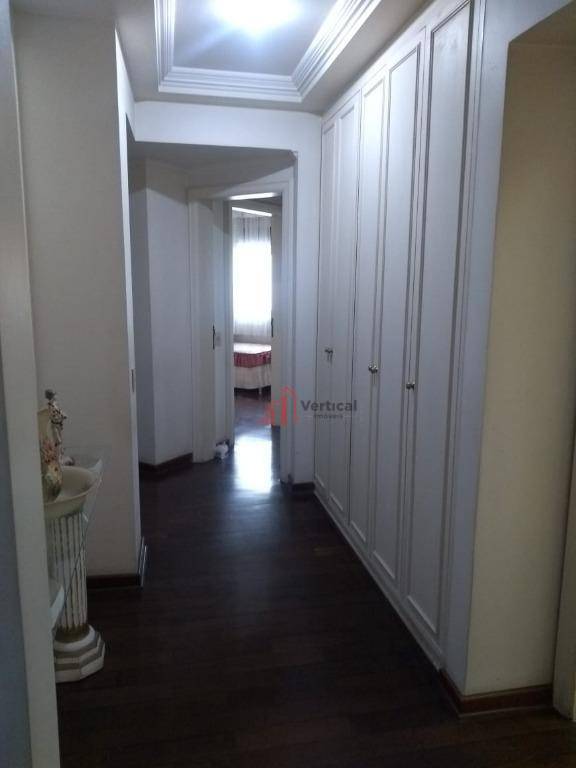 Apartamento para alugar com 3 quartos, 260m² - Foto 16