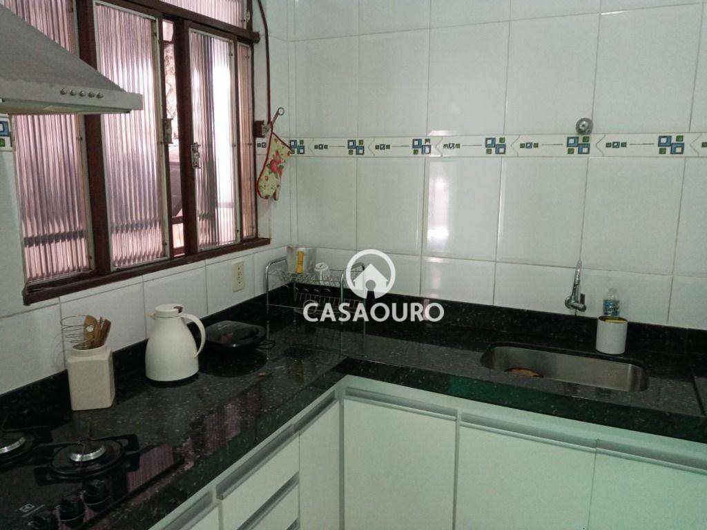 Casa à venda com 4 quartos, 197m² - Foto 17