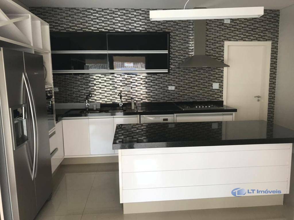 Casa de Condomínio para alugar com 4 quartos, 360m² - Foto 9
