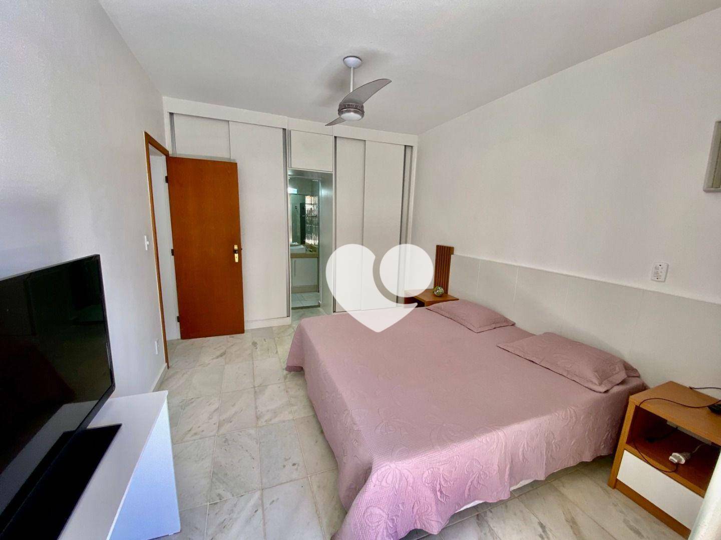 Apartamento à venda com 3 quartos, 130m² - Foto 9