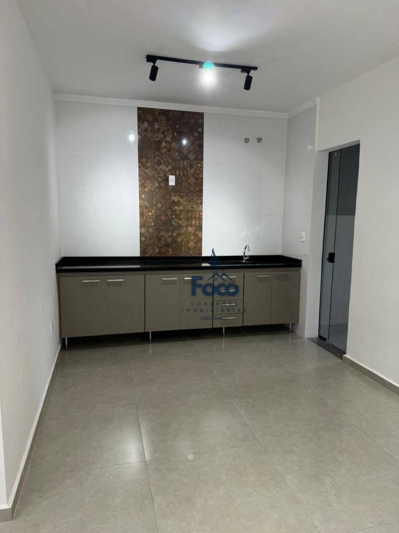 Casa à venda com 3 quartos, 180m² - Foto 3