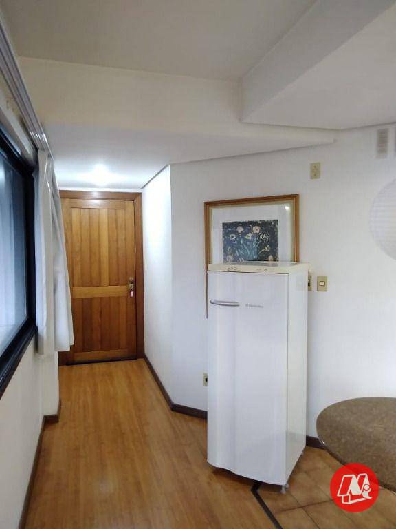 Apartamento à venda com 1 quarto, 40m² - Foto 6