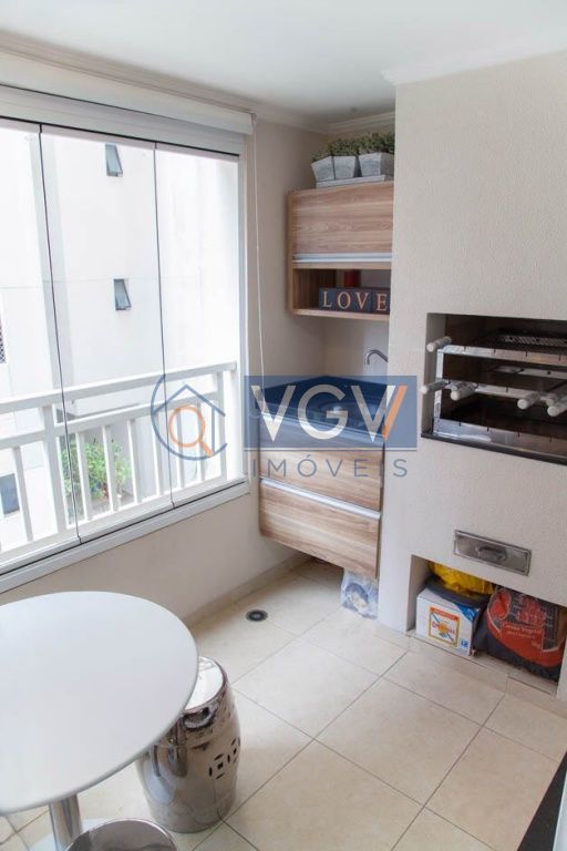 Apartamento à venda com 3 quartos, 96m² - Foto 2