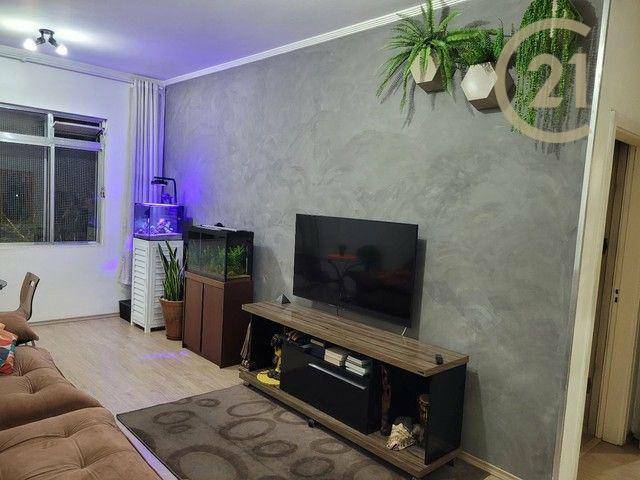 Apartamento à venda com 2 quartos, 70m² - Foto 2