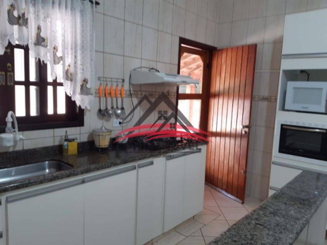 Sítio à venda com 3 quartos, 300m² - Foto 1