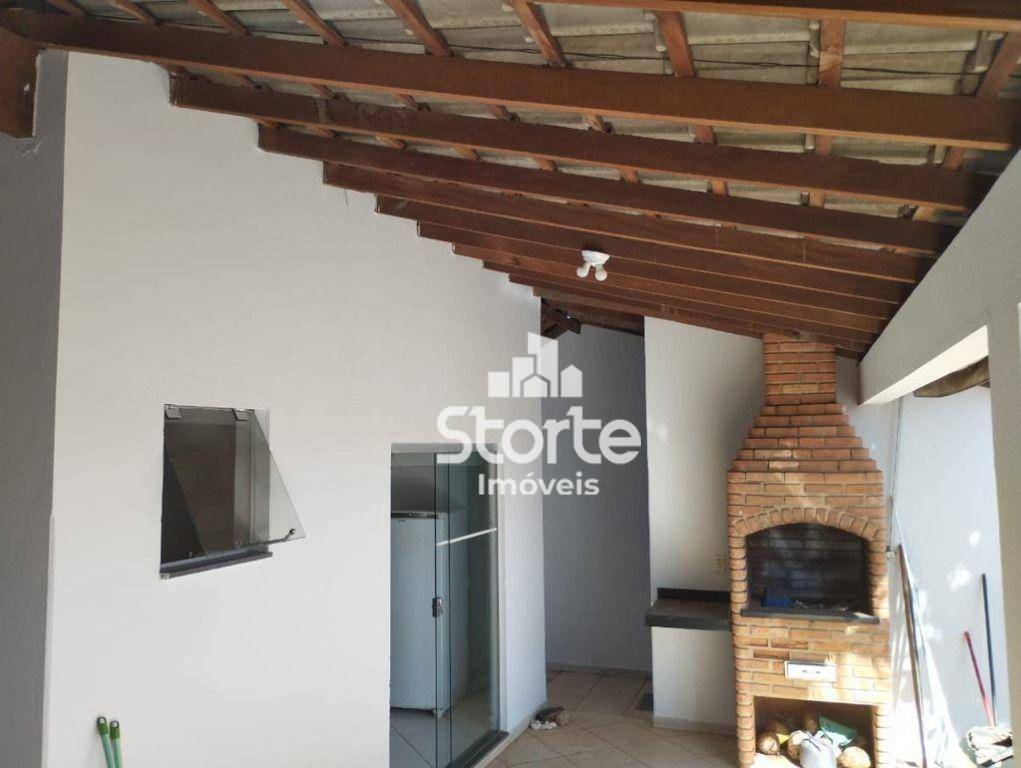 Casa à venda com 3 quartos, 235m² - Foto 11