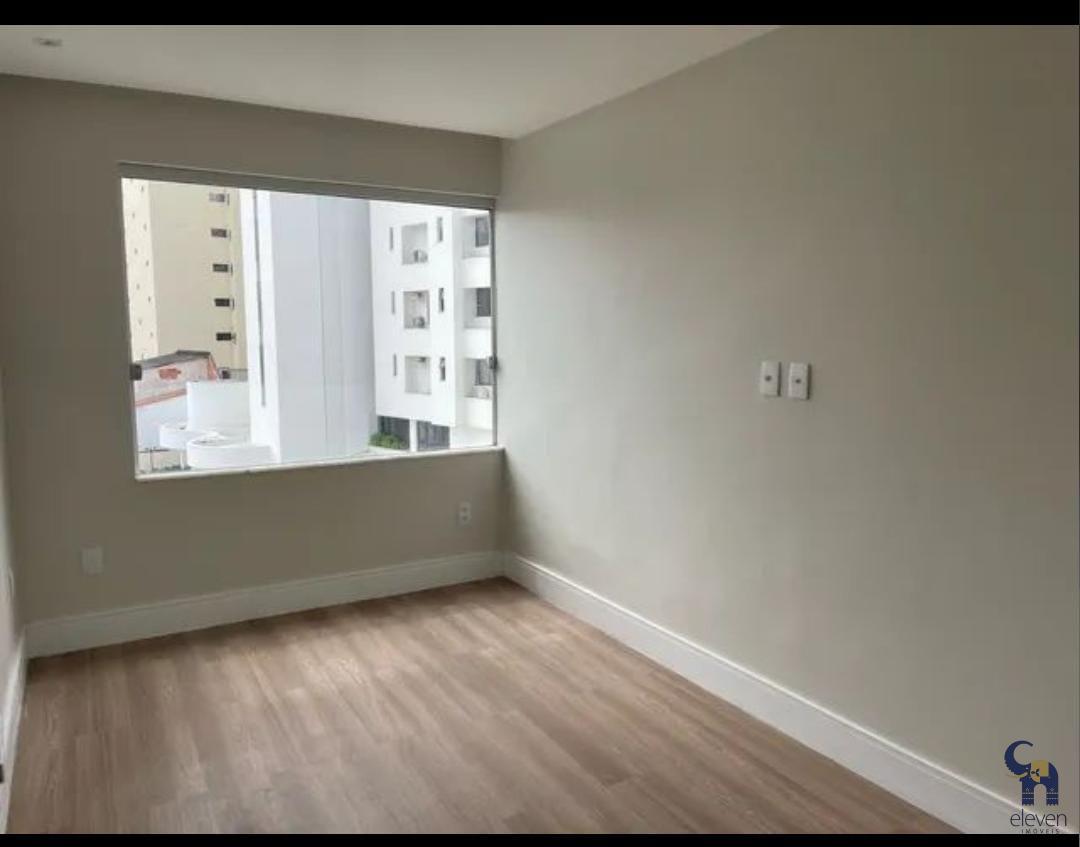 Apartamento à venda com 3 quartos, 143m² - Foto 12