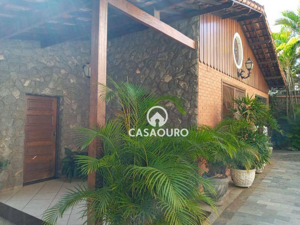 Casa à venda com 4 quartos, 197m² - Foto 2