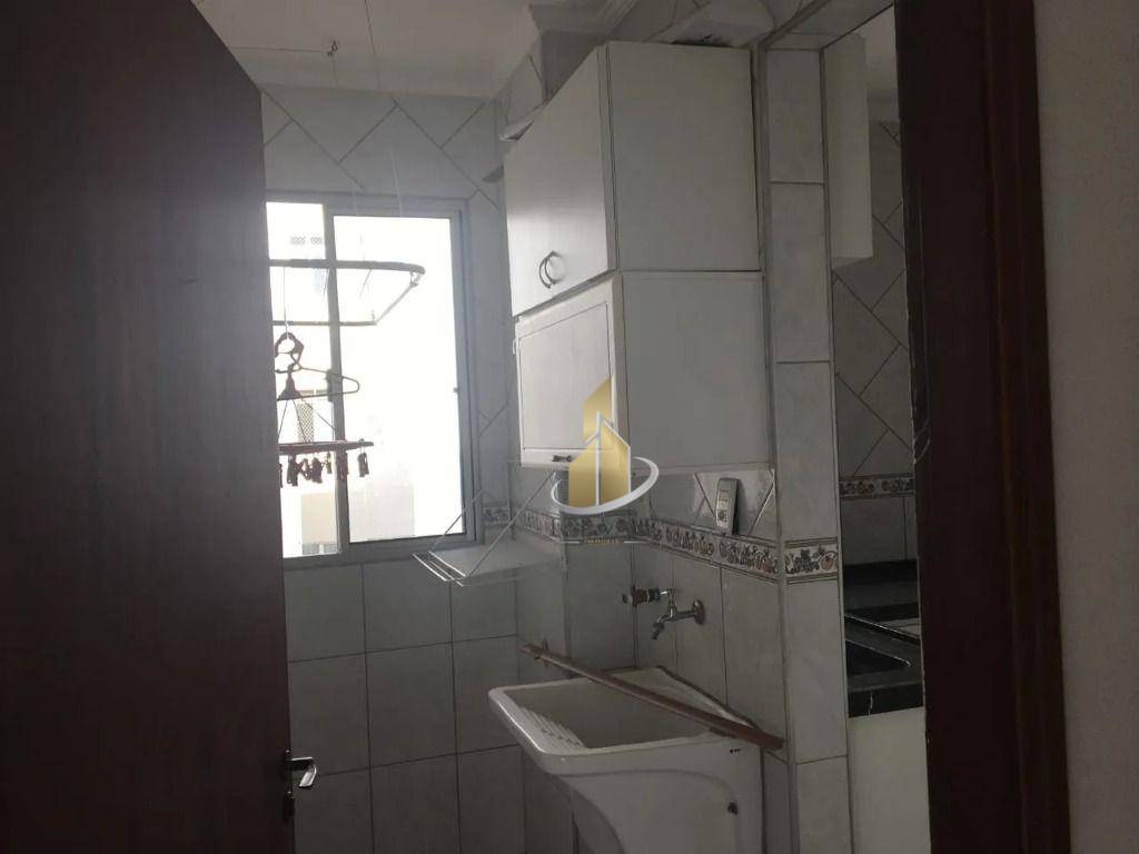 Apartamento à venda com 2 quartos, 72m² - Foto 2