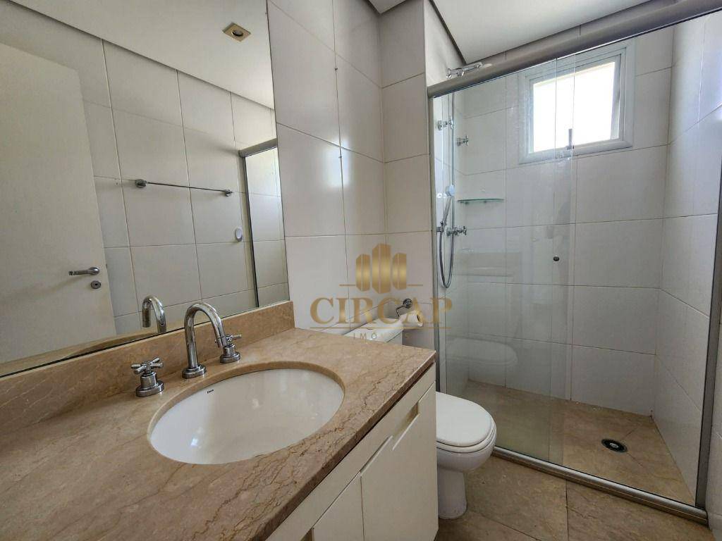 Apartamento para alugar com 4 quartos, 201m² - Foto 17