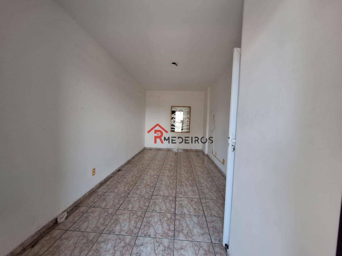 Apartamento à venda com 1 quarto, 60m² - Foto 9