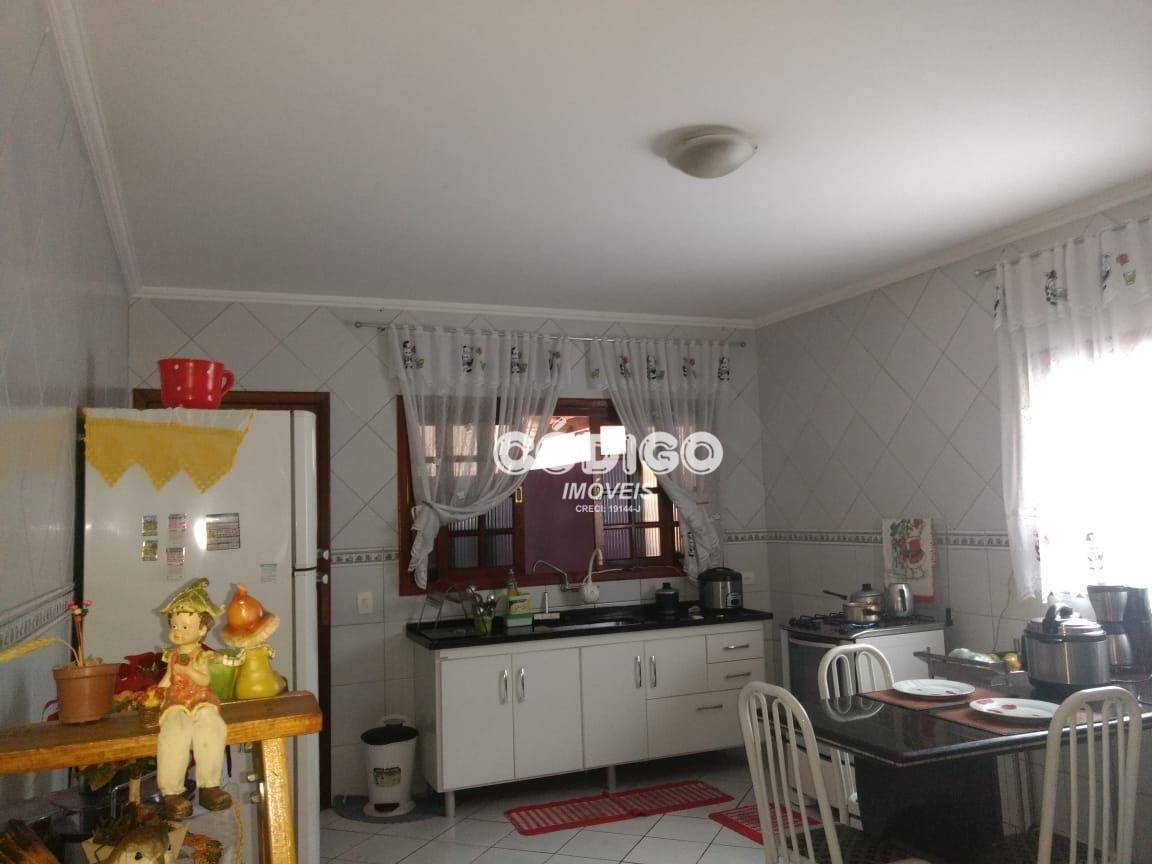 Sobrado à venda com 4 quartos, 200m² - Foto 4