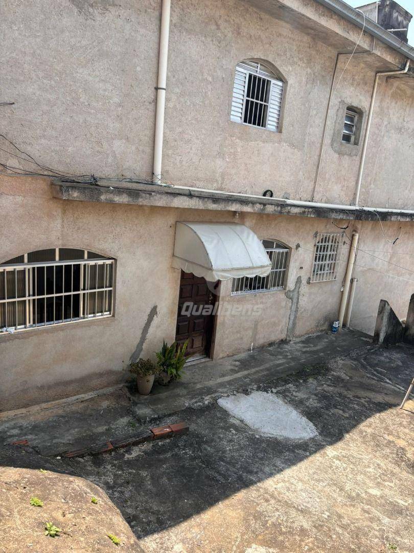 Sobrado à venda com 3 quartos, 240m² - Foto 2