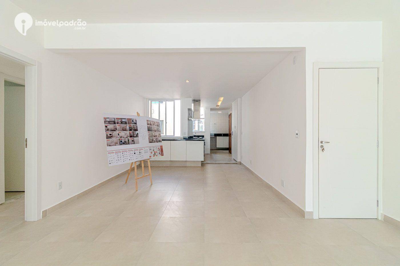 Apartamento à venda com 3 quartos, 135m² - Foto 1