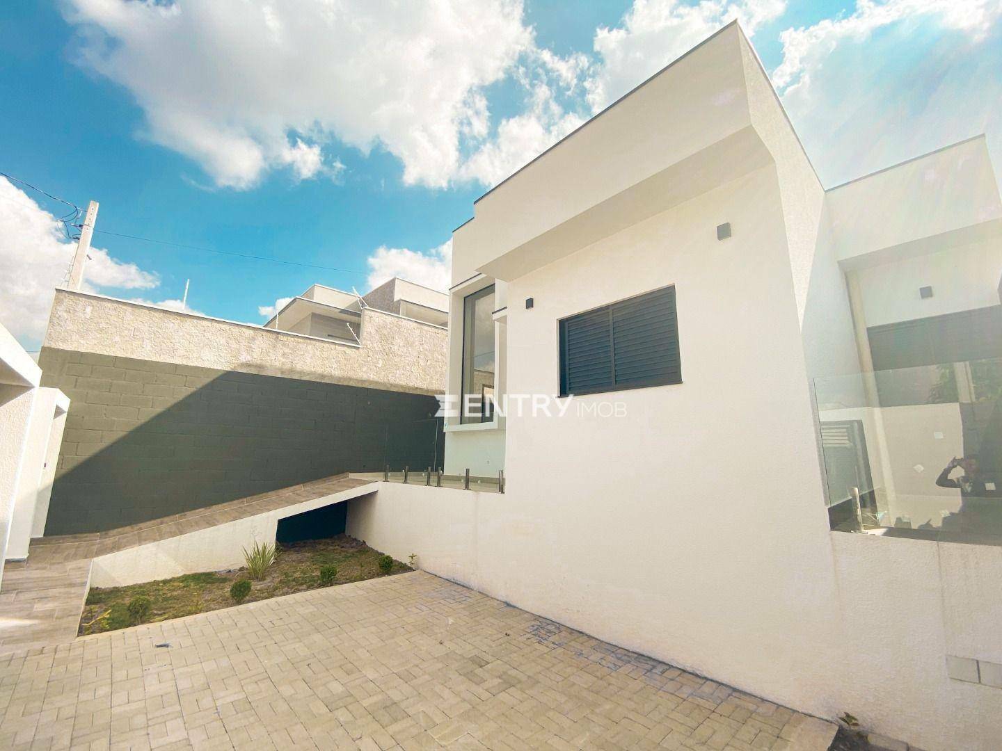 Casa à venda com 3 quartos, 123m² - Foto 1