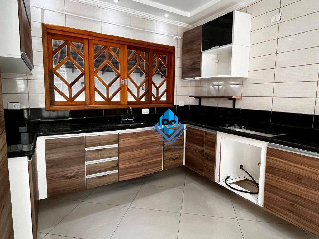 Sobrado à venda e aluguel com 4 quartos, 250m² - Foto 8