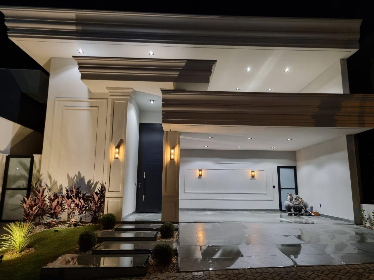 Casa à venda com 3 quartos, 212m² - Foto 1