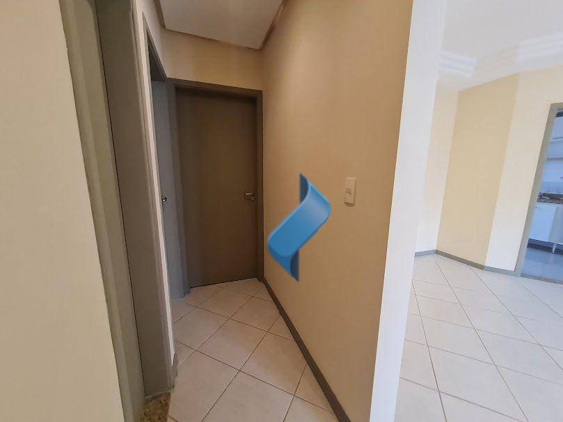 Apartamento para alugar com 3 quartos, 93m² - Foto 9