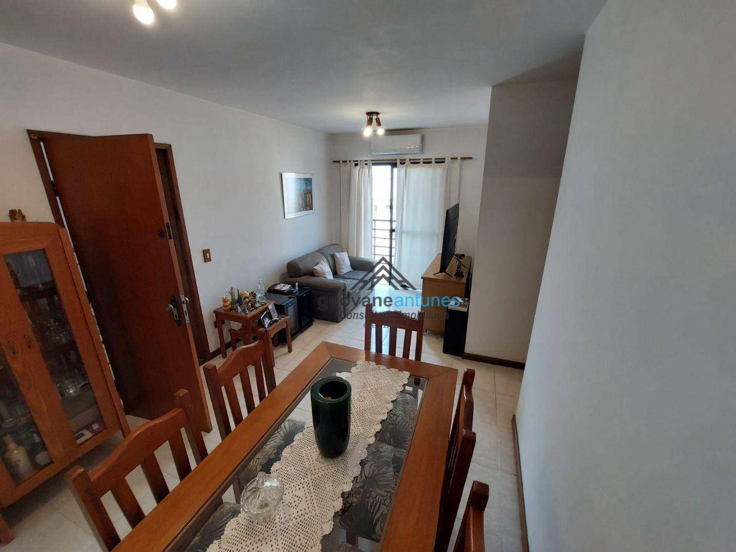 Apartamento à venda com 2 quartos, 63m² - Foto 1