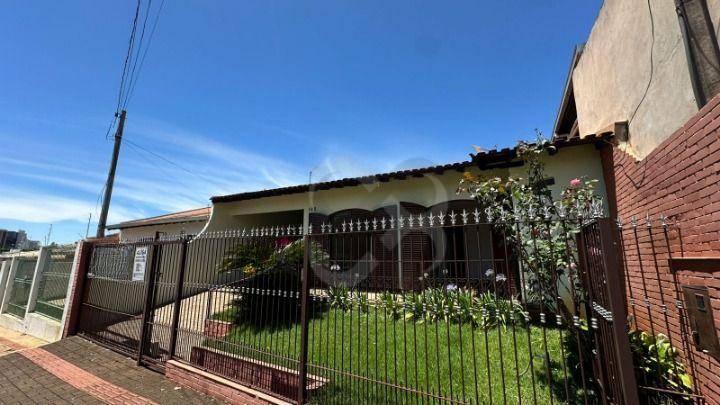 Casa, 3 quartos, 283 m² - Foto 1