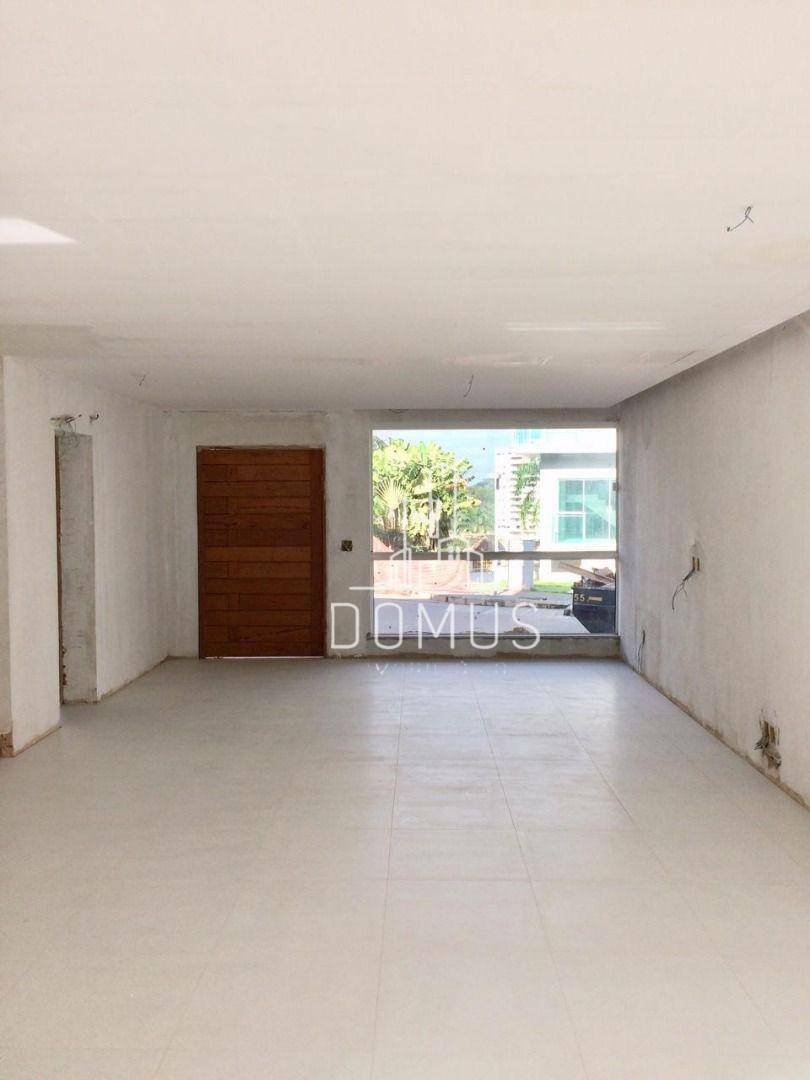 Casa à venda com 4 quartos, 250m² - Foto 5