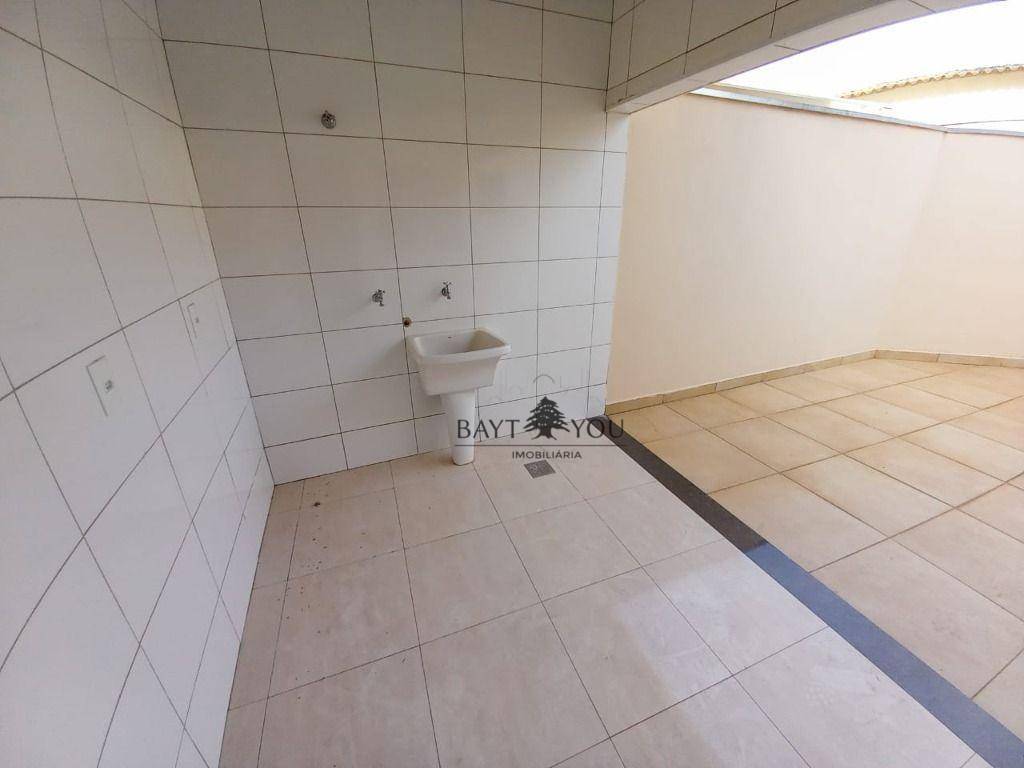 Casa para alugar com 2 quartos, 98m² - Foto 12