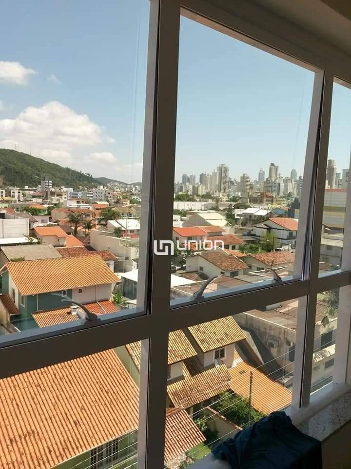 Apartamento à venda com 2 quartos, 83m² - Foto 6