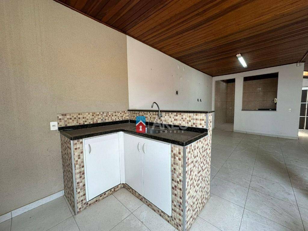 Casa para alugar com 3 quartos, 249m² - Foto 35