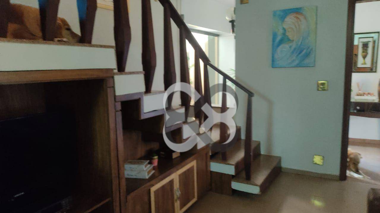 Sobrado à venda com 4 quartos, 341m² - Foto 9