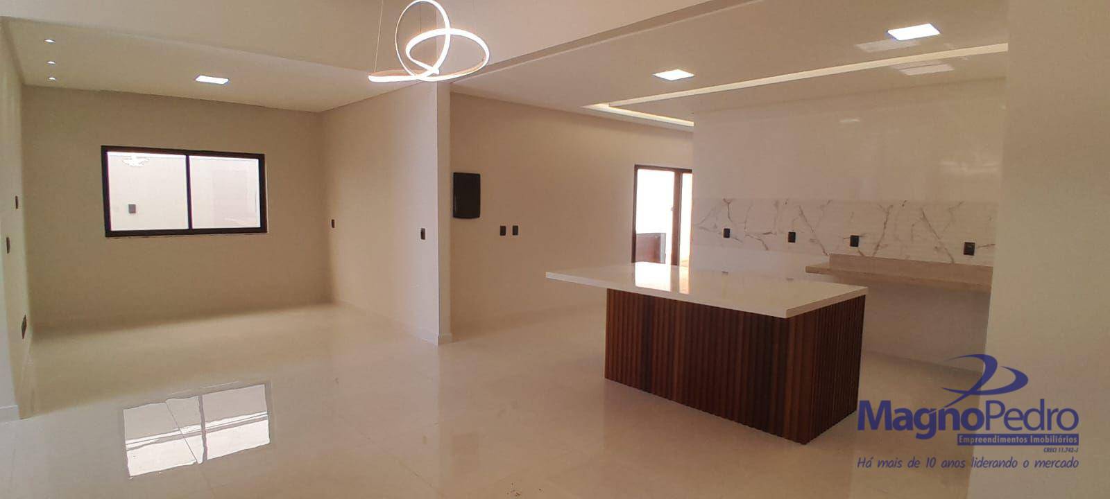 Casa à venda com 3 quartos, 220m² - Foto 7