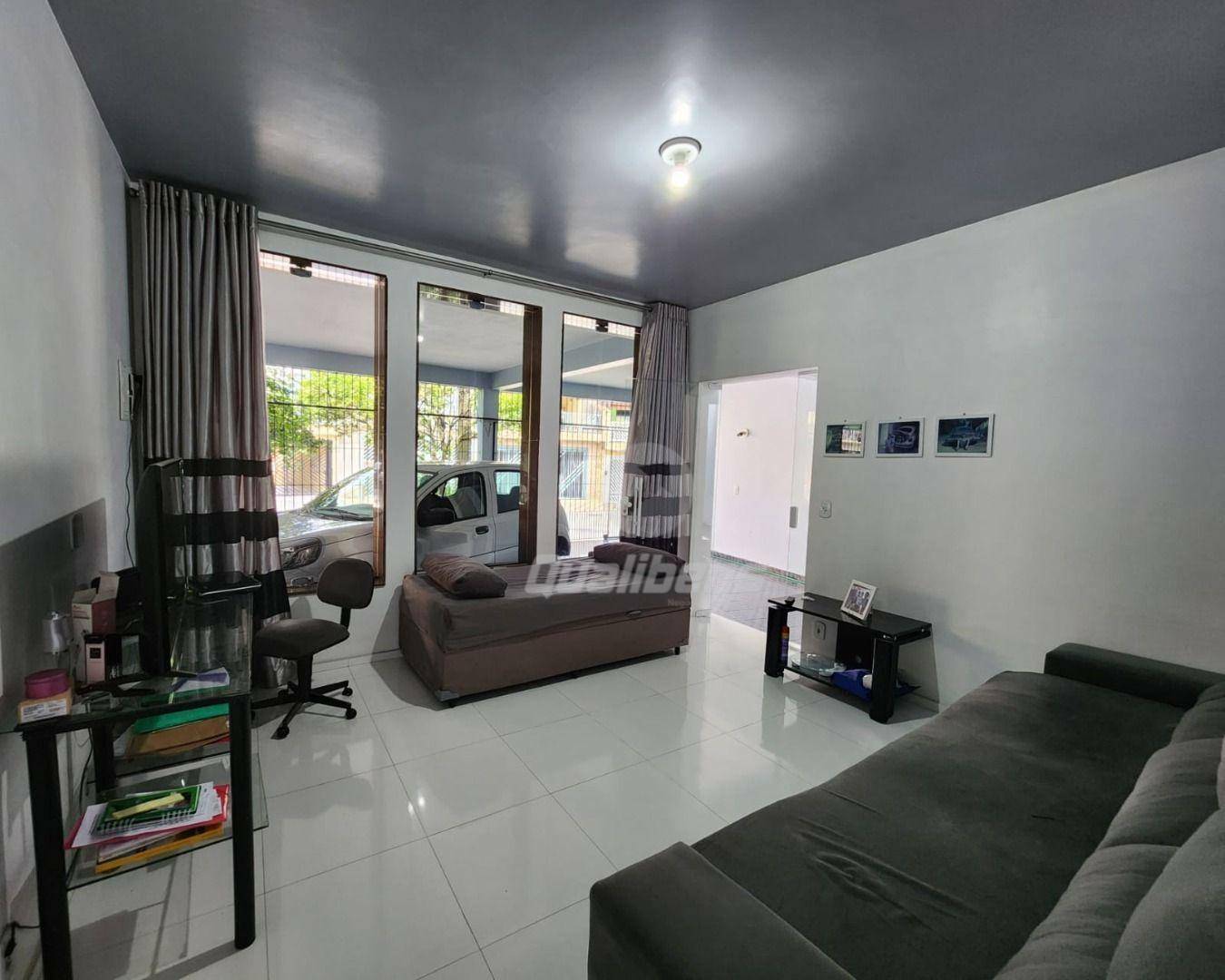 Sobrado à venda com 2 quartos, 180m² - Foto 1