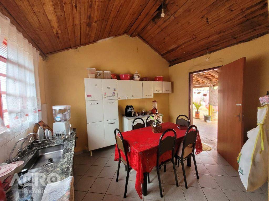 Casa à venda com 3 quartos, 200m² - Foto 18