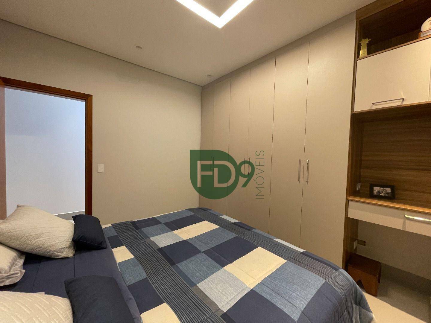 Casa à venda com 3 quartos, 252m² - Foto 13