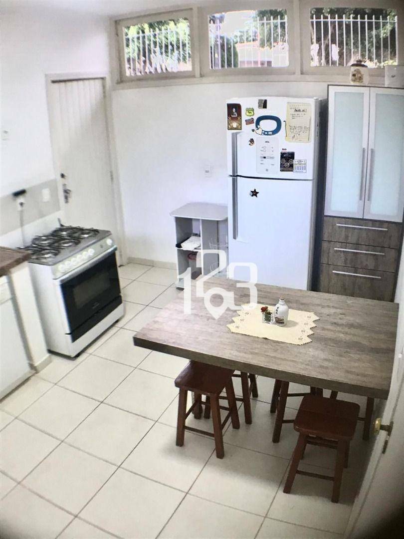 Casa à venda com 3 quartos, 320m² - Foto 12