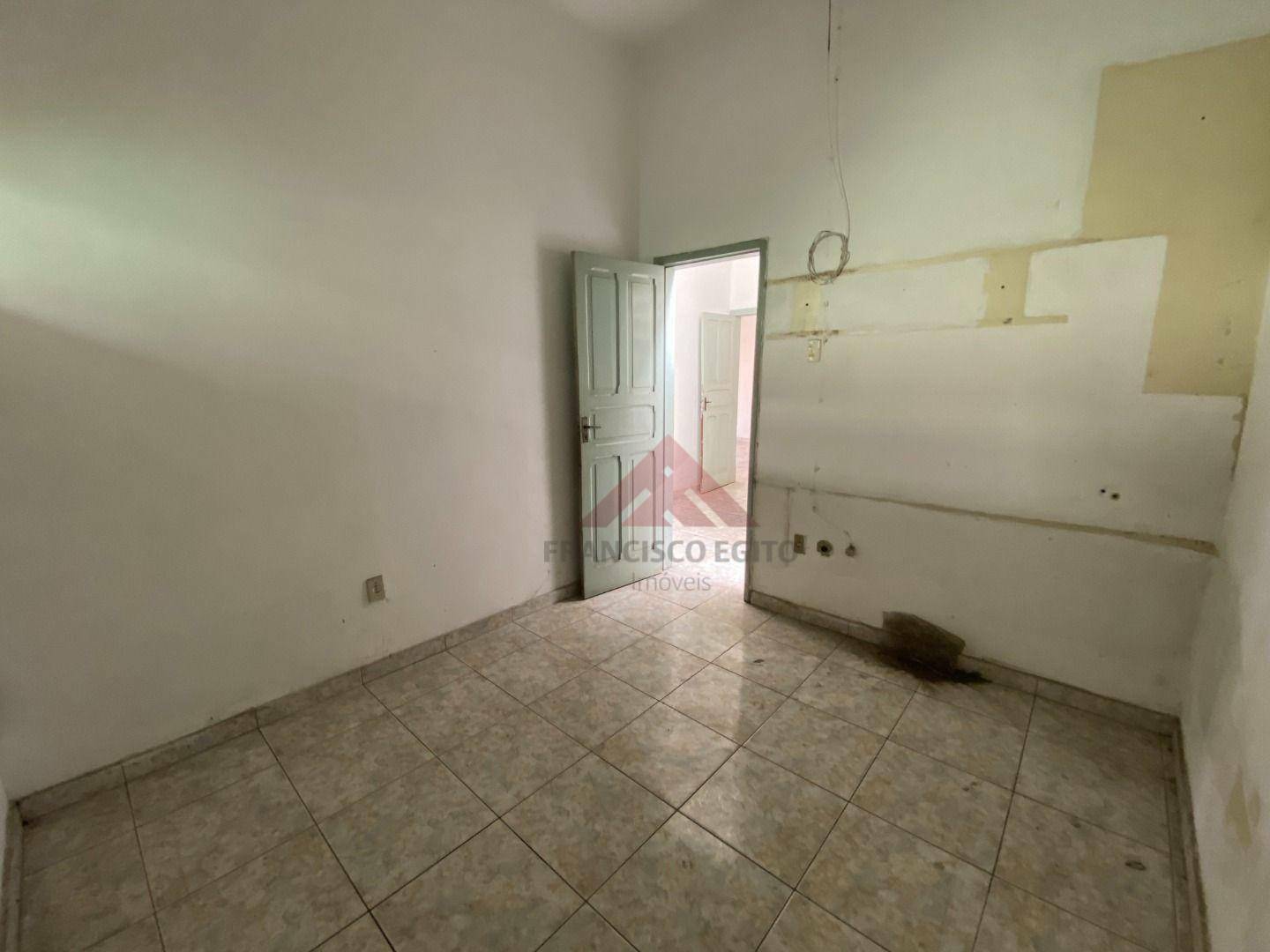 Casa à venda com 3 quartos, 130m² - Foto 9
