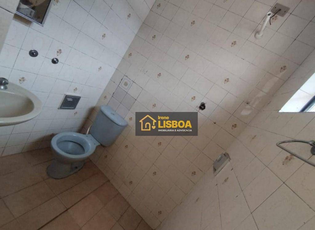 Casa à venda com 6 quartos, 250m² - Foto 44