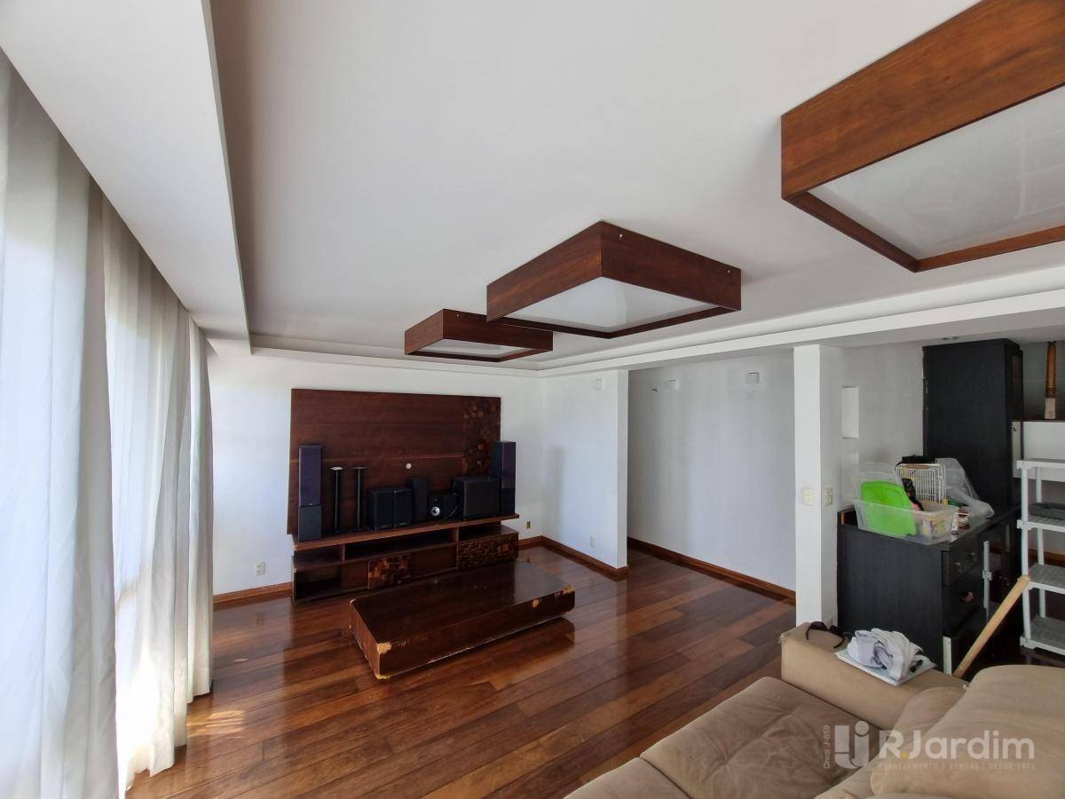 Apartamento para alugar com 4 quartos, 302m² - Foto 2