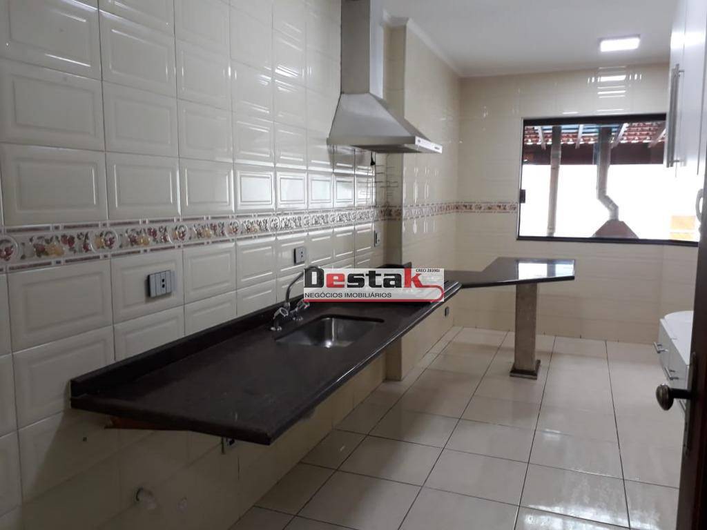 Sobrado à venda com 4 quartos, 190m² - Foto 3