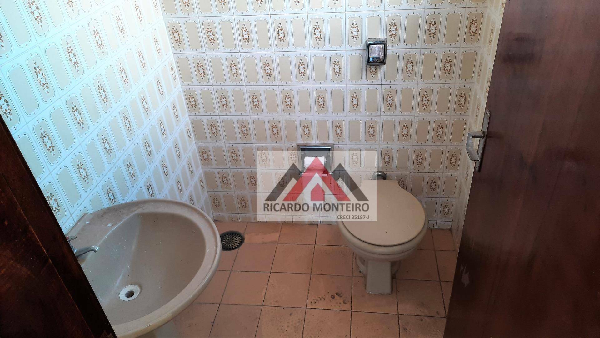 Casa à venda e aluguel com 6 quartos, 199m² - Foto 13