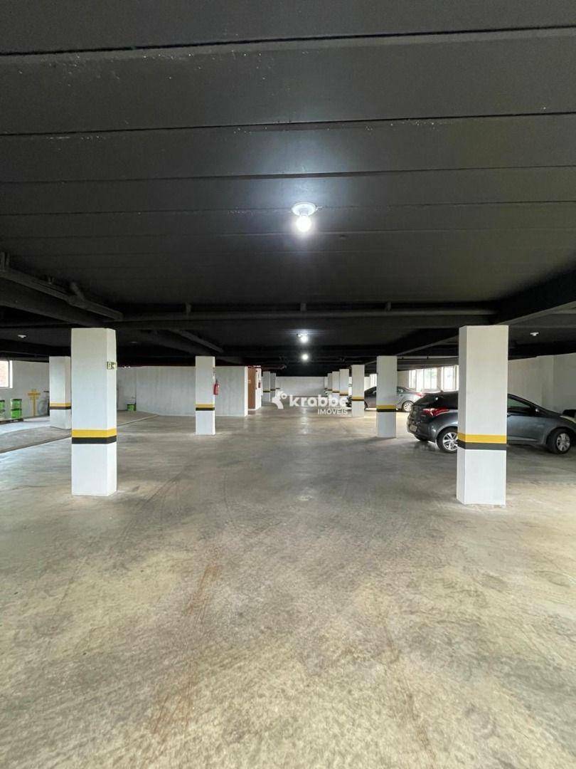 Apartamento à venda com 2 quartos, 64m² - Foto 11