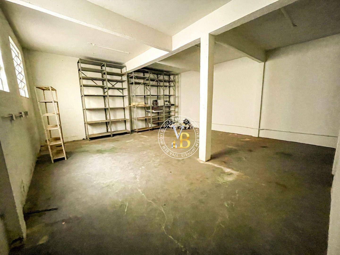 Casa para alugar com 4 quartos, 800m² - Foto 32