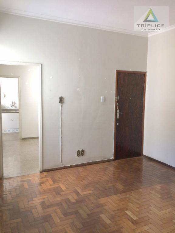 Apartamento à venda com 3 quartos, 100m² - Foto 4