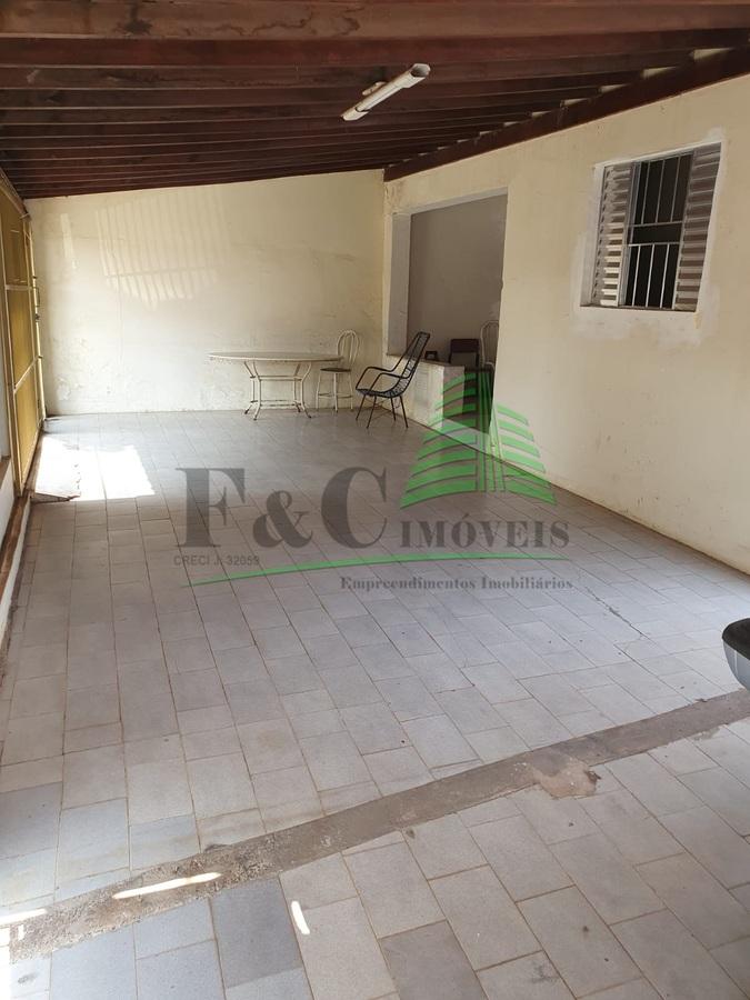 Casa à venda com 3 quartos, 250m² - Foto 4