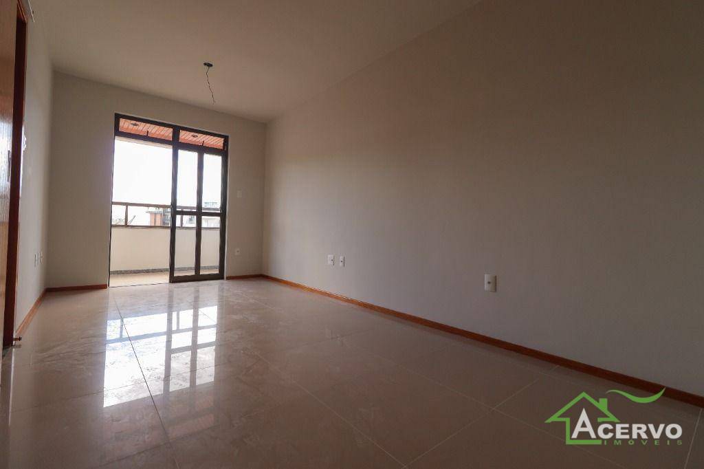 Apartamento à venda com 2 quartos, 61m² - Foto 4