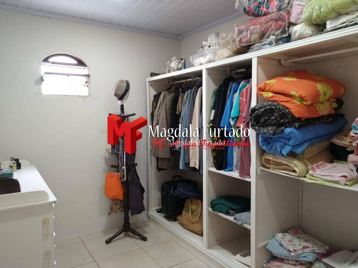 Casa à venda com 4 quartos, 200m² - Foto 26