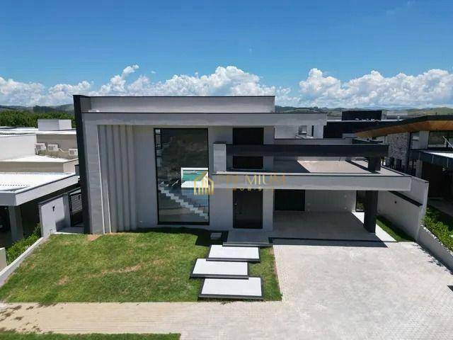 Casa de Condomínio à venda com 3 quartos, 303m² - Foto 1