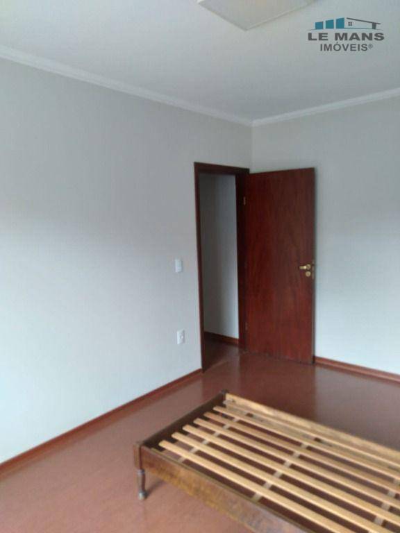 Casa de Condomínio à venda com 3 quartos, 242m² - Foto 11